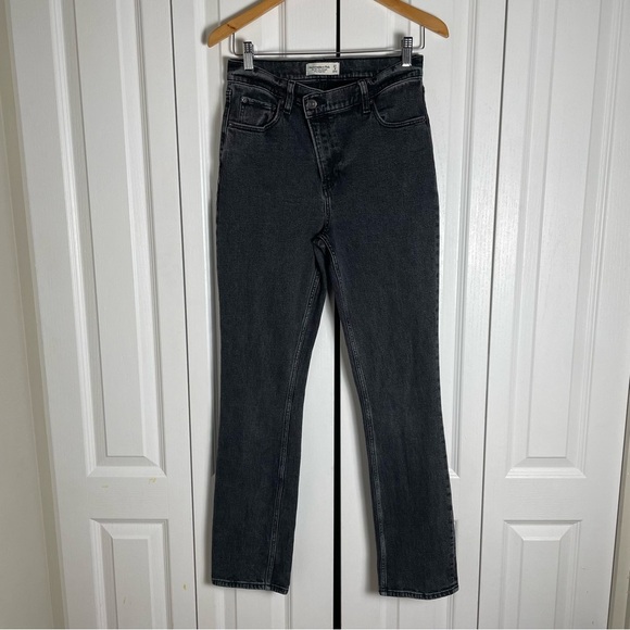 Abercrombie & Fitch Denim - Abercrombie & Fitch 90s Slim Straight Ultra High Rise Jeans Women’s 4 | 27 Black